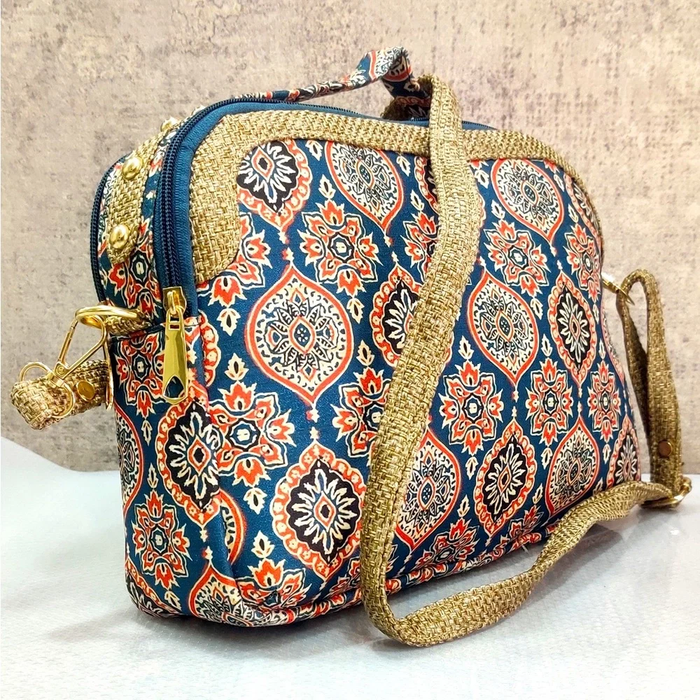 Unique Square Sling - Picture 3 of 3